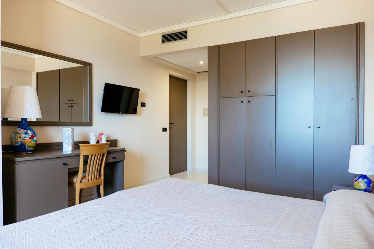קסטלדאצ'ה Palm Beach Club Hotel מראה חיצוני תמונה